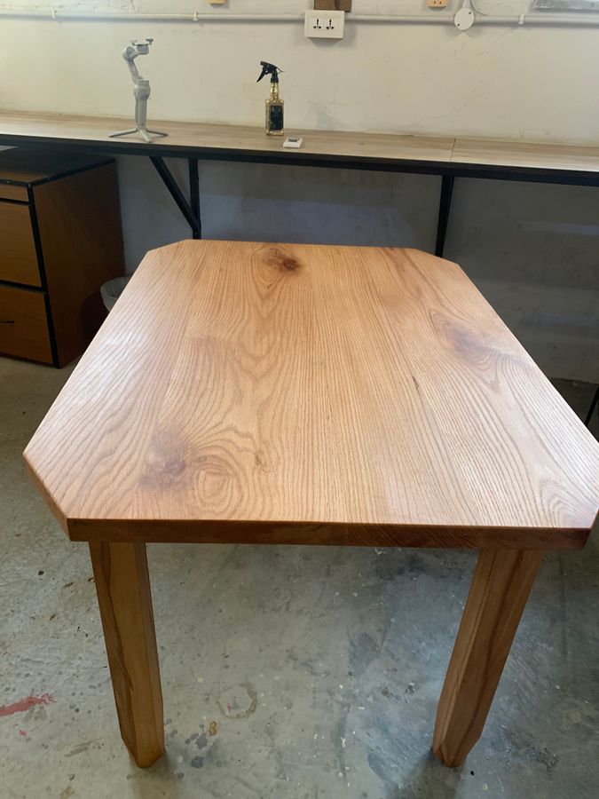 The Oak Dining Table